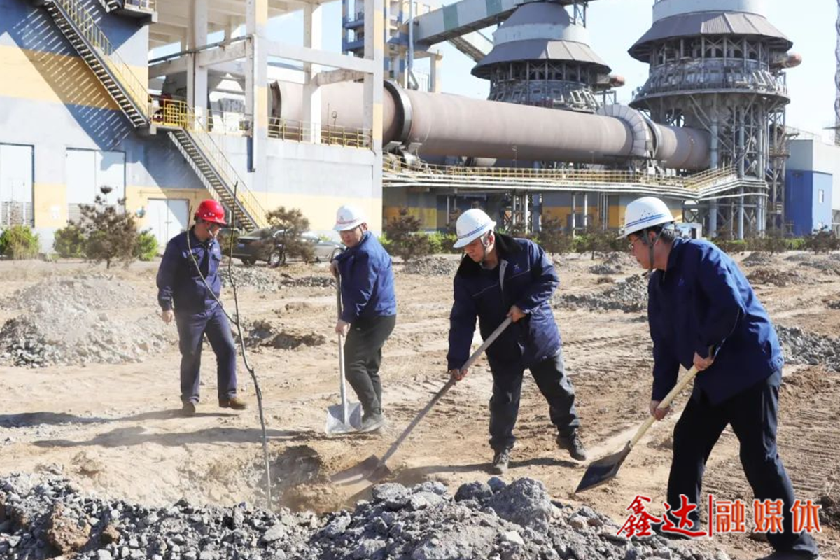 春风催新绿！UG环球官网原料厂开展植树活动，厚植绿色发展底韵！