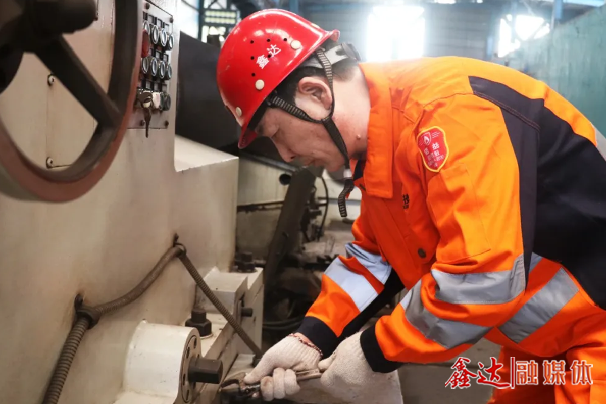 UG环球官网故事丨韦宝龙：赤子热忱，钢铁“医师”的匠心征途！